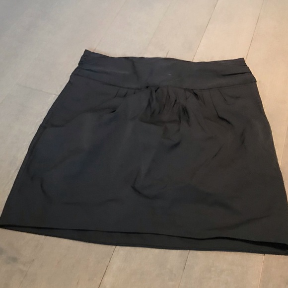 Banana Republic Black Ruched Mini Skirt - Picture 2 of 4